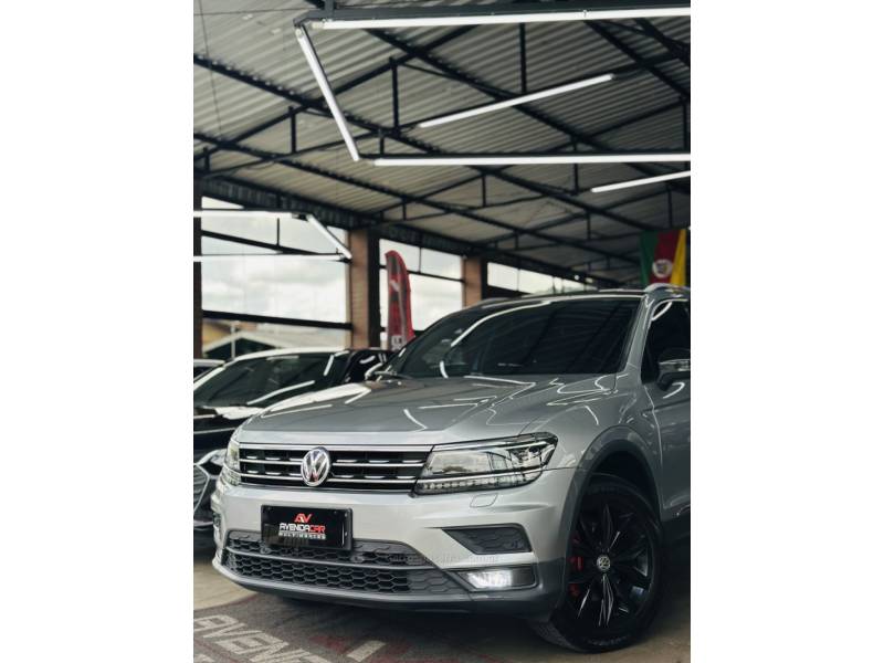 VOLKSWAGEN - TIGUAN - 2019/2019 - Prata - R$ 128.900,00
