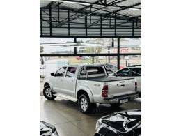 TOYOTA - HILUX - 2014/2014 - Prata - R$ 134.900,00