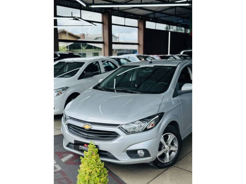 CHEVROLET - PRISMA - 2018/2018 - Prata - R$ 72.900,00