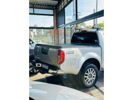 NISSAN - FRONTIER - 2015/2015 - Prata - R$ 120.900,00