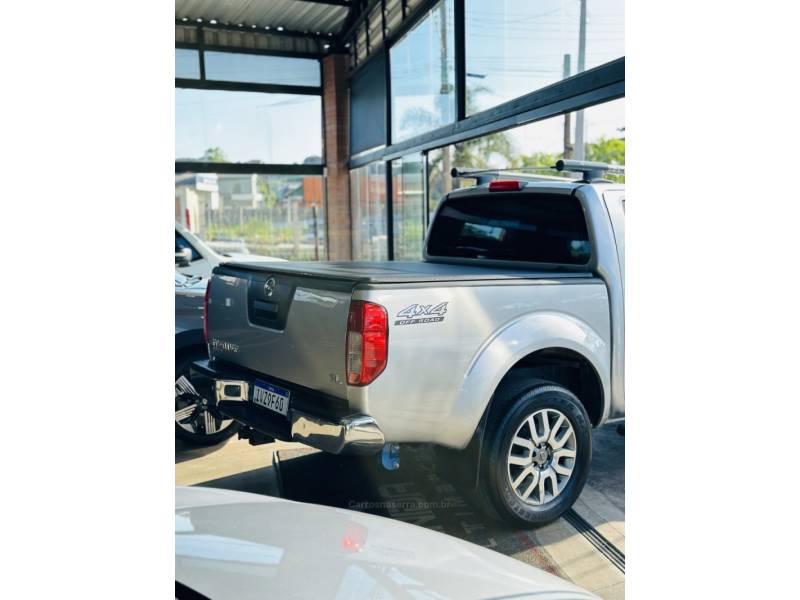 NISSAN - FRONTIER - 2015/2015 - Prata - R$ 120.900,00