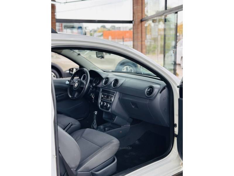 VOLKSWAGEN - SAVEIRO - 2012/2012 - Branca - R$ 44.900,00