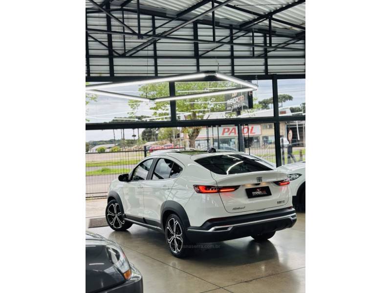 FIAT - FASTBACK - 2023/2023 - Branca - R$ 122.900,00