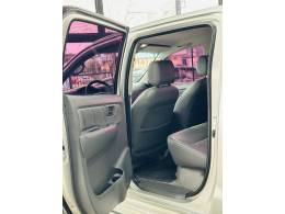TOYOTA - HILUX - 2014/2014 - Prata - R$ 134.900,00