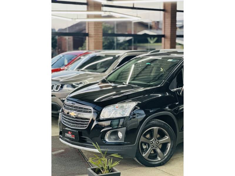 CHEVROLET - TRACKER - 2016/2016 - Preta - R$ 76.900,00