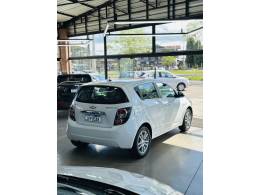 CHEVROLET - SONIC - 2014/2014 - Branca - R$ 45.900,00