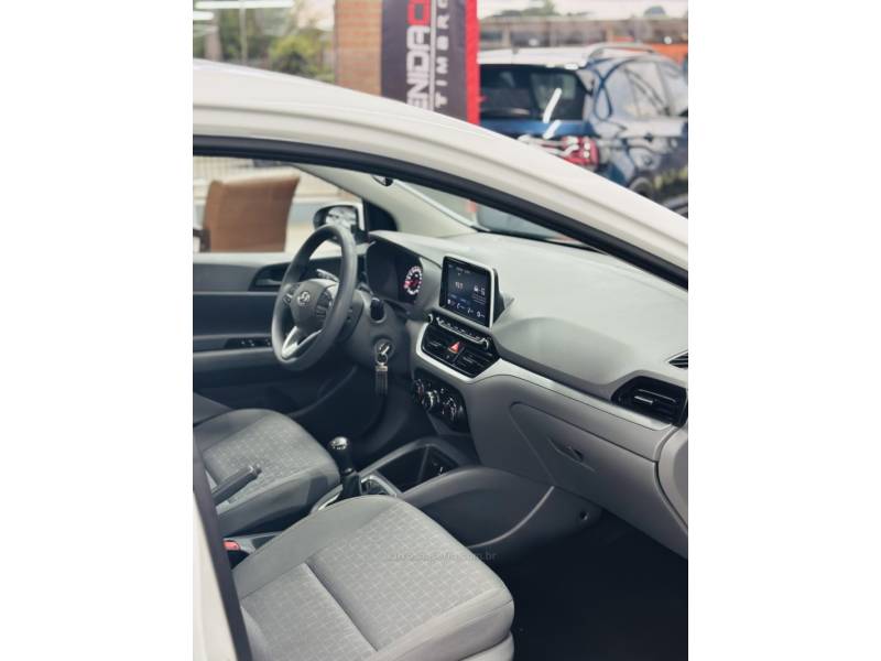 HYUNDAI - HB20S - 2023/2023 - Branca - R$ 79.900,00