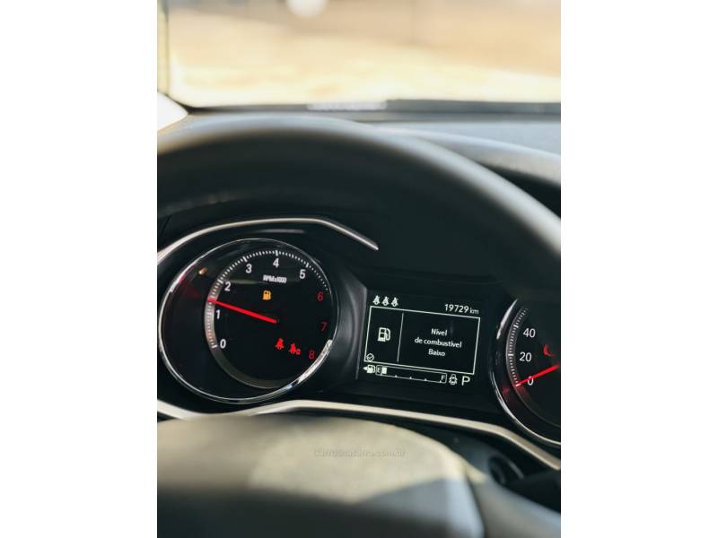 CHEVROLET - ONIX - 2024/2024 - Vermelha - R$ 95.900,00