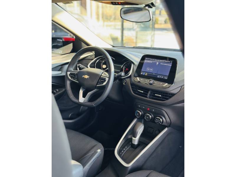 CHEVROLET - ONIX - 2024/2024 - Vermelha - R$ 95.900,00