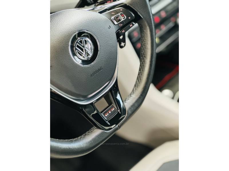 VOLKSWAGEN - T-CROSS - 2019/2020 - Vinho - R$ 115.900,00