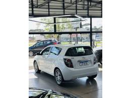 CHEVROLET - SONIC - 2014/2014 - Branca - R$ 45.900,00