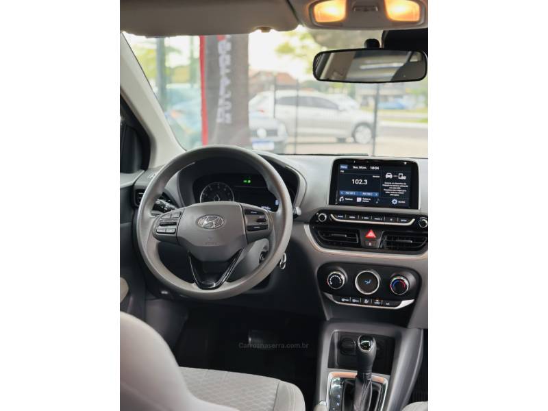 HYUNDAI - HB20S - 2022/2022 - Bege - R$ 85.900,00