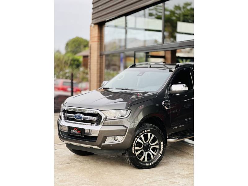 FORD - RANGER - 2018/2018 - Cinza - R$ 158.900,00