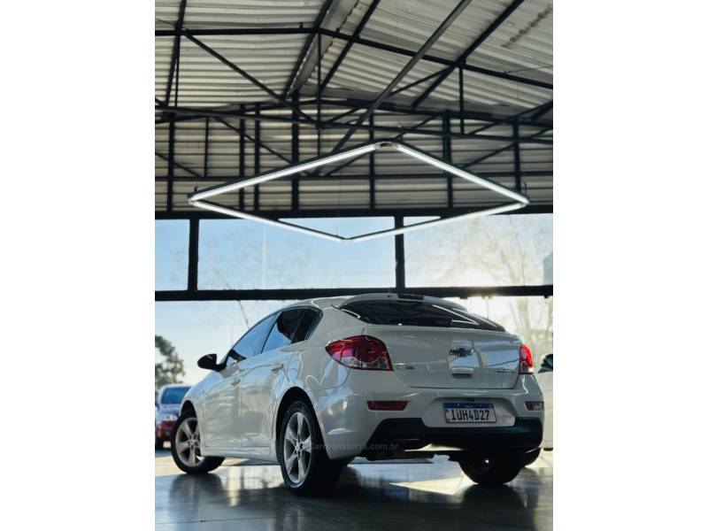 CHEVROLET - CRUZE - 2013/2013 - Branca - R$ 63.900,00