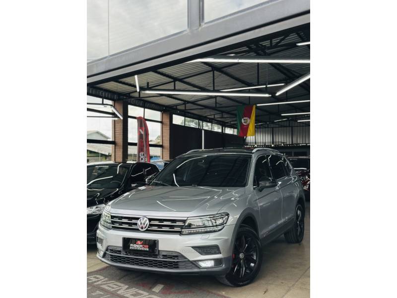 VOLKSWAGEN - TIGUAN - 2019/2019 - Prata - R$ 128.900,00