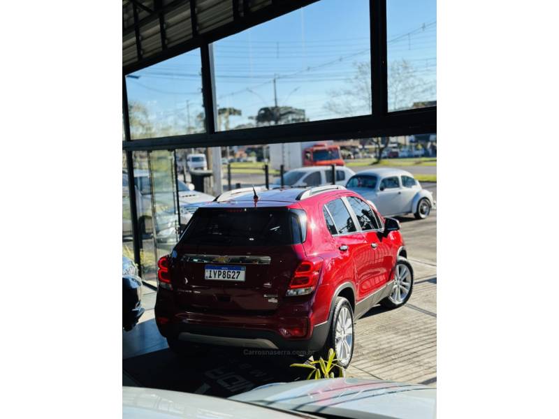 CHEVROLET - TRACKER - 2018/2018 - Vermelha - R$ 96.900,00