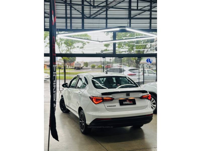 FIAT - CRONOS - 2022/2022 - Branca - R$ 73.900,00