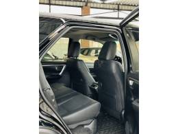 TOYOTA - HILUX SW4 - 2024/2024 - Preta - R$ 365.000,00