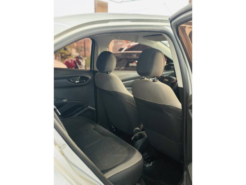 CHEVROLET - PRISMA - 2014/2014 - Prata - R$ 60.900,00