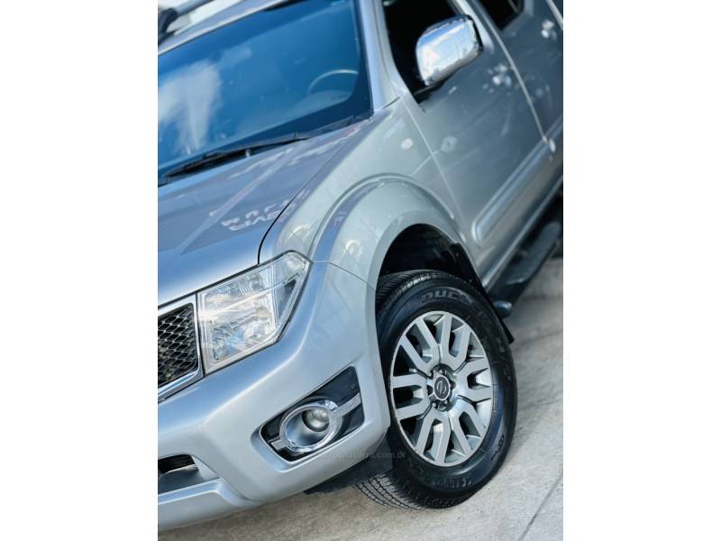 NISSAN - FRONTIER - 2015/2015 - Prata - R$ 120.900,00