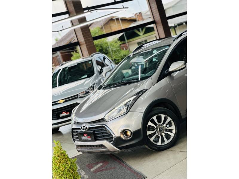 HYUNDAI - HB20X - 2017/2017 - Cinza - R$ 76.900,00
