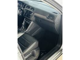 VOLKSWAGEN - TIGUAN - 2019/2019 - Prata - R$ 128.900,00