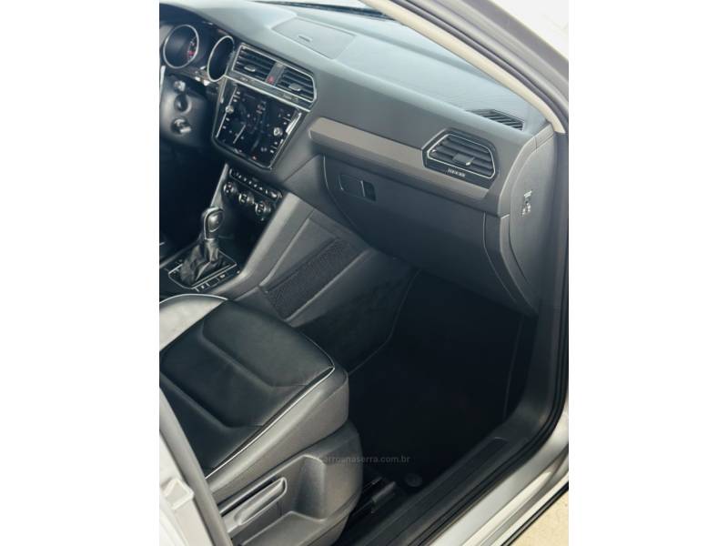 VOLKSWAGEN - TIGUAN - 2019/2019 - Prata - R$ 128.900,00