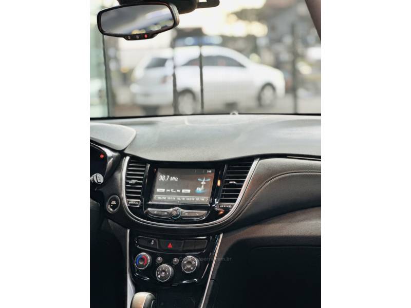 CHEVROLET - TRACKER - 2018/2018 - Prata - R$ 95.600,00