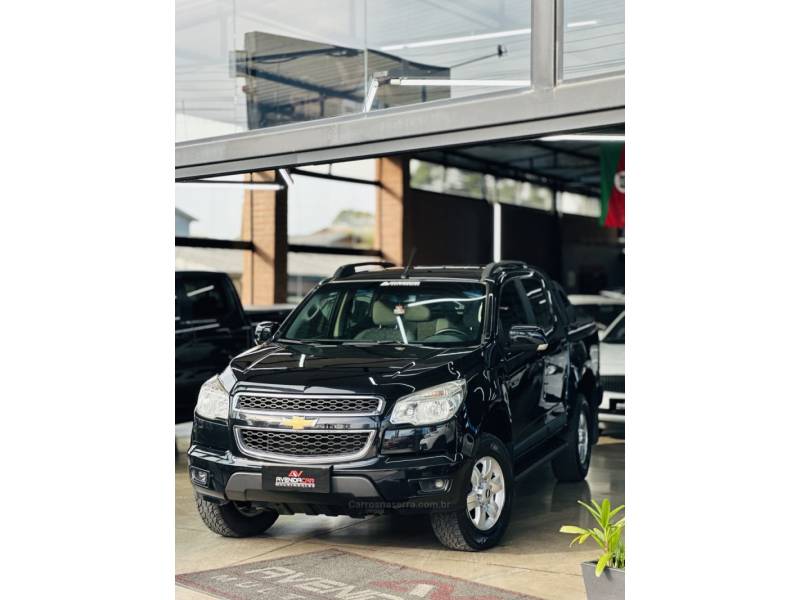 CHEVROLET - S10 - 2014/2014 - Azul - R$ 98.900,00