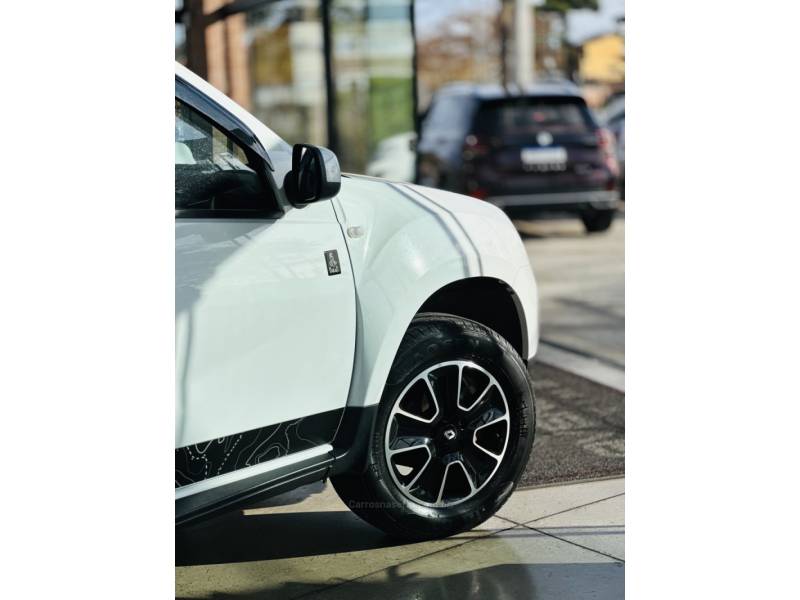 RENAULT - DUSTER - 2016/2016 - Branca - R$ 65.900,00