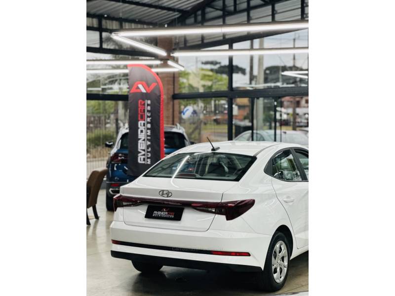 HYUNDAI - HB20S - 2023/2023 - Branca - R$ 79.900,00