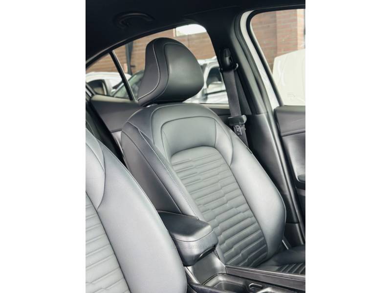FIAT - FASTBACK - 2023/2023 - Branca - R$ 122.900,00
