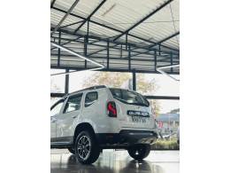 RENAULT - DUSTER - 2016/2016 - Branca - R$ 65.900,00