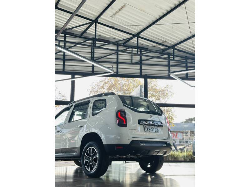 RENAULT - DUSTER - 2016/2016 - Branca - R$ 65.900,00