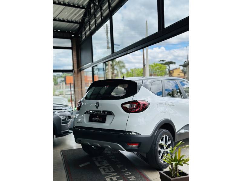 RENAULT - CAPTUR - 2020/2020 - Branca - R$ 82.900,00