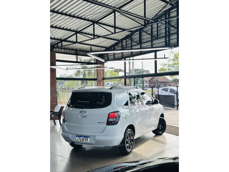 CHEVROLET - SPIN - 2013/2013 - Branca - R$ 61.900,00
