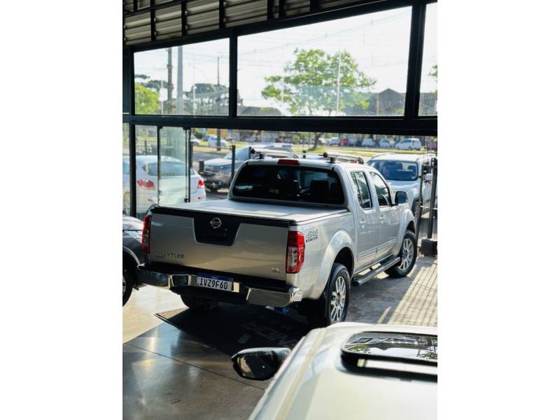 NISSAN - FRONTIER - 2015/2015 - Prata - R$ 120.900,00