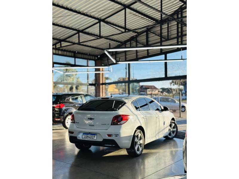 CHEVROLET - CRUZE - 2013/2013 - Branca - R$ 63.900,00