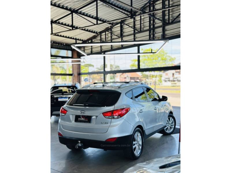 HYUNDAI - IX35 - 2012/2012 - Prata - R$ 68.900,00