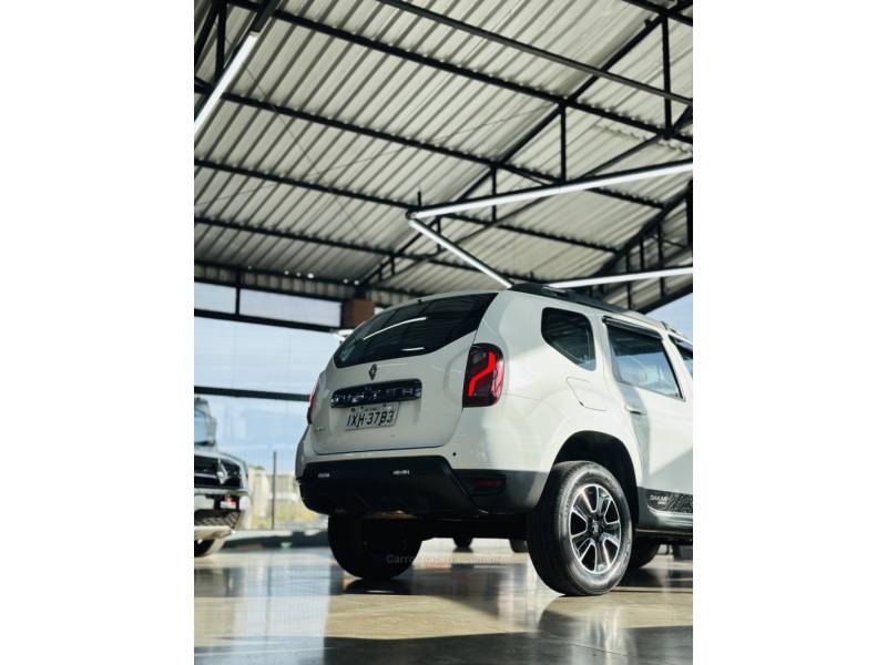 RENAULT - DUSTER - 2016/2016 - Branca - R$ 65.900,00