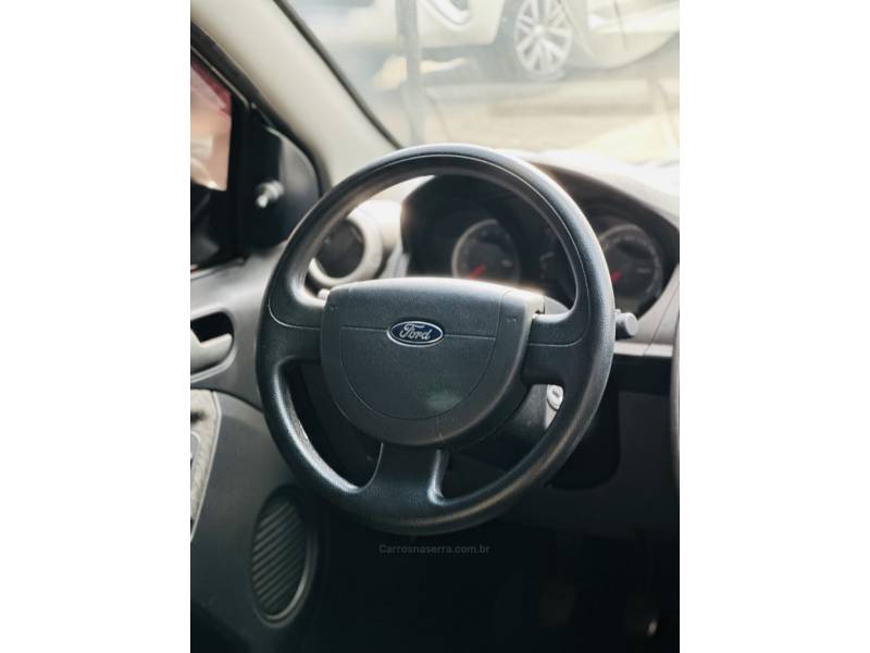 FORD - FIESTA - 2011/2011 - Branca - R$ 36.900,00