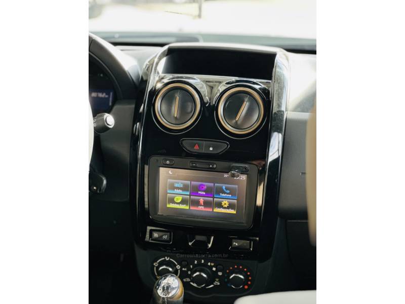 RENAULT - DUSTER - 2016/2016 - Branca - R$ 65.900,00
