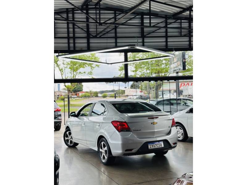 CHEVROLET - PRISMA - 2018/2018 - Prata - R$ 72.900,00