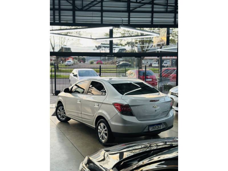 CHEVROLET - PRISMA - 2014/2014 - Prata - R$ 60.900,00