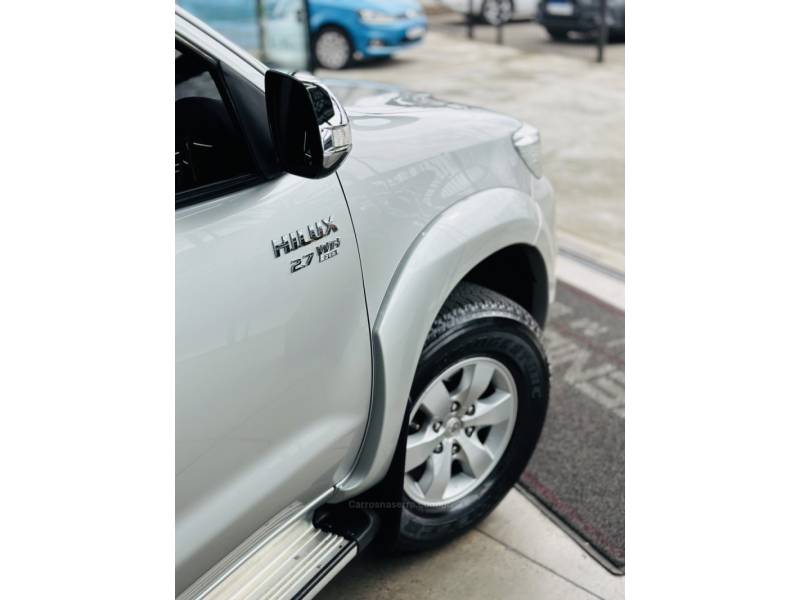 TOYOTA - HILUX - 2014/2014 - Prata - R$ 134.900,00