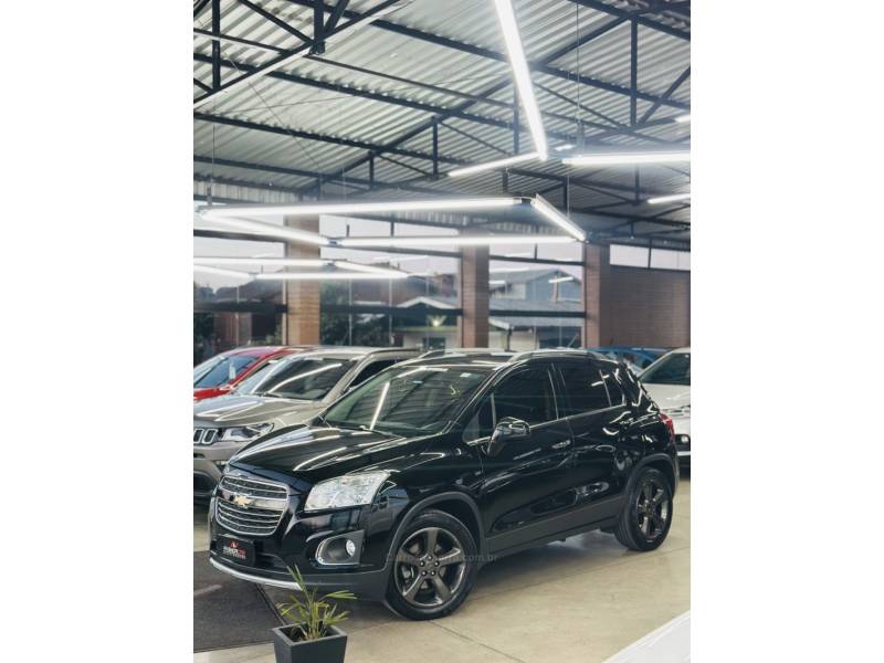 CHEVROLET - TRACKER - 2016/2016 - Preta - R$ 76.900,00