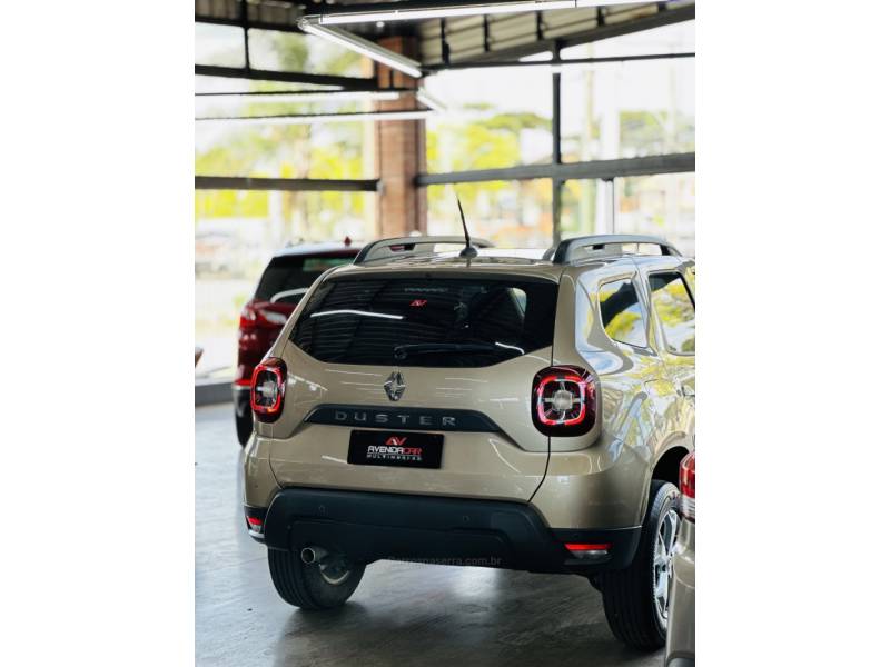 RENAULT - DUSTER - 2022/2022 - Dourada - R$ 80.900,00
