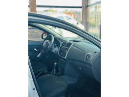 RENAULT - SANDERO - 2015/2015 - Prata - R$ 42.900,00