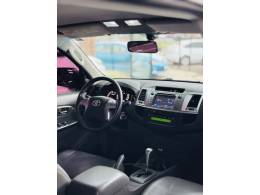TOYOTA - HILUX - 2014/2014 - Prata - R$ 134.900,00