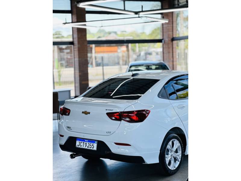CHEVROLET - ONIX - 2024/2024 - Branca - R$ 94.900,00
